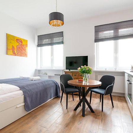 Rent Like Home - Aleja Wyzwolenia 14A Warschau Exterior foto