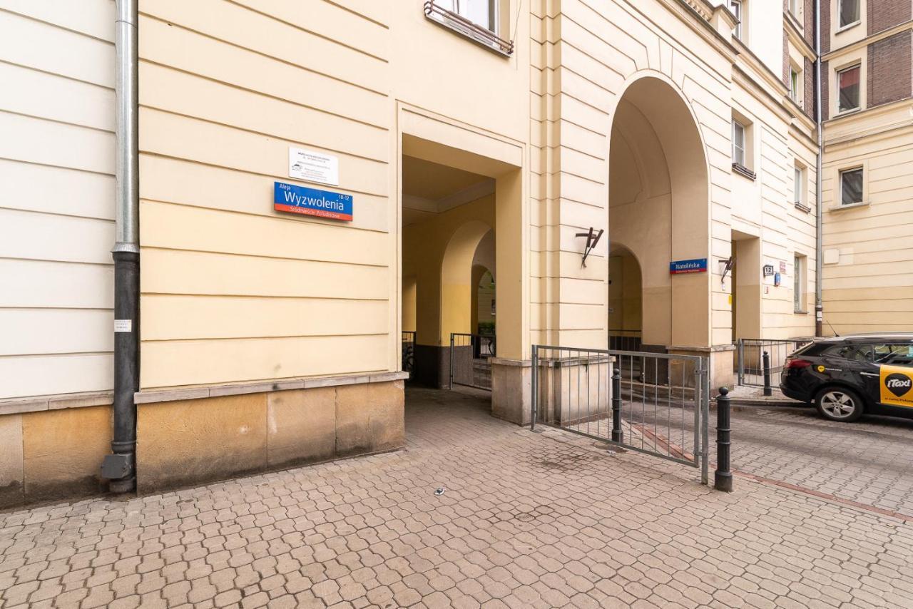 Rent Like Home - Aleja Wyzwolenia 14A Warschau Exterior foto